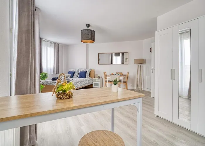 Apartament Jules Courcouronnes